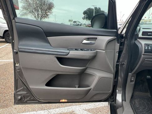 Used 2016 Honda Odyssey EX image 14