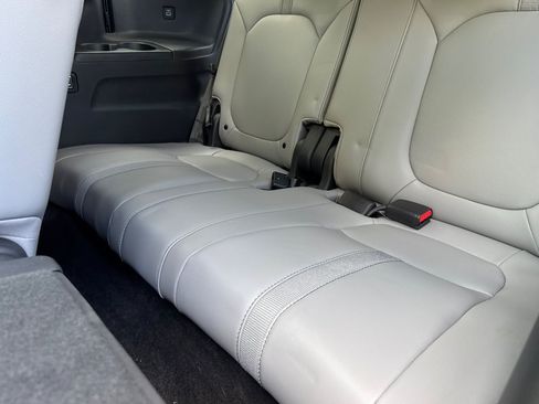 Used 2023 Honda Pilot Touring image 27