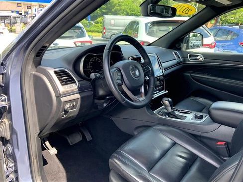Used 2019 Jeep Grand Cherokee Limited AWD/4WD image 4