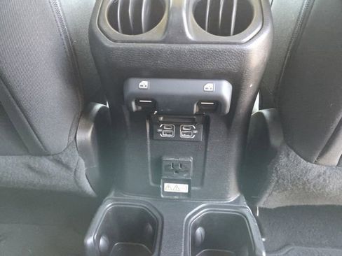 Used 2021 Jeep Wrangler Unlimited Sahara w/ Uconnect 4C Nav & Sound Group AWD/4WD image 14