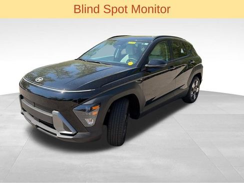 Used 2025 Hyundai Kona SEL FWD image 3