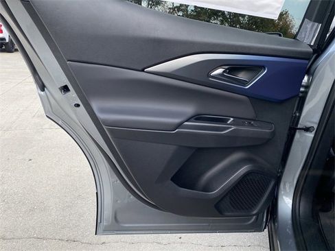 New 2026 Chevrolet Equinox EV LT image 29