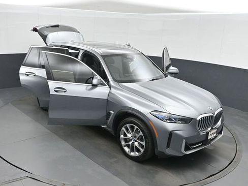 Used 2025 BMW X5 xDrive40i AWD/4WD image 50