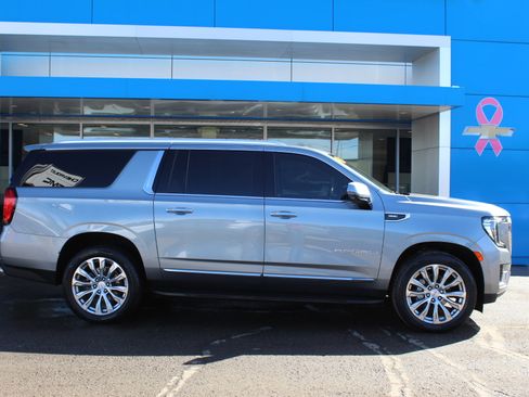 Used 2023 GMC Yukon XL Denali w/ Max Trailering Package image 2
