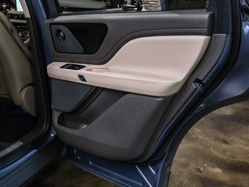 Used 2021 Lincoln Aviator Reserve w/ Elements Package Plus AWD/4WD image 43