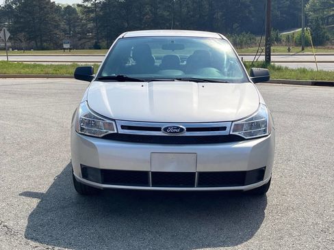 Used 2010 Ford Focus SE FWD image 5