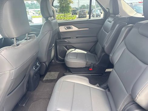 Certified 2026 Ford Explorer Active w/ Active Comfort Package RWD image 24