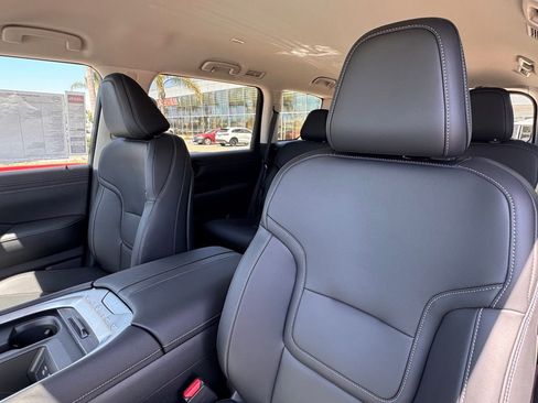 New 2026 Nissan Armada SV image 10