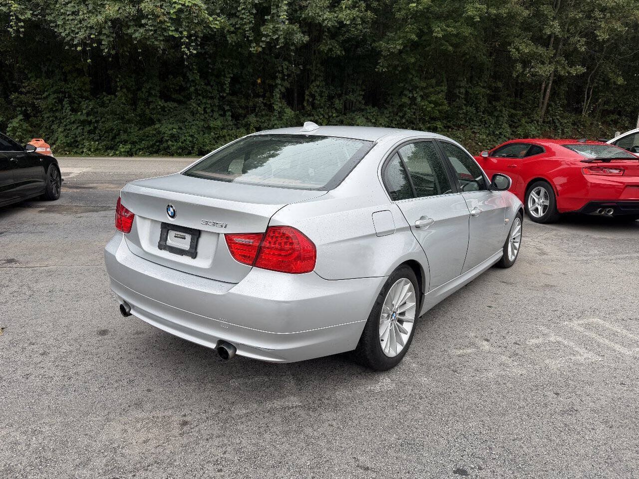 Used 2011 BMW 335i xDrive Sedan AWD/4WD image 5