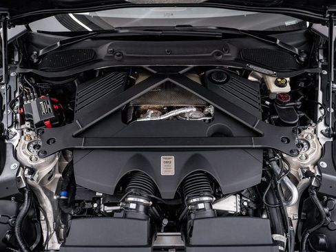Used 2025 Aston Martin DB12 Coupe RWD image 34