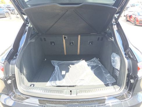 Used 2026 Porsche Macan AWD/4WD image 15