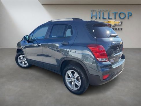 Used 2022 Chevrolet Trax LT w/ LT Convenience Package image 9