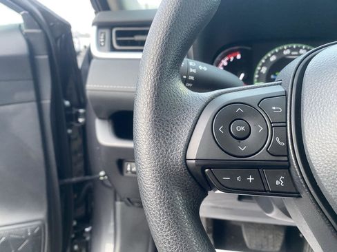 Used 2025 Toyota RAV4 LE image 21