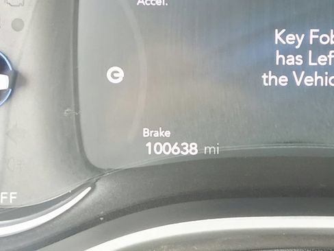 Used 2022 Chrysler Pacifica Touring-L FWD image 26