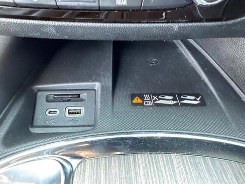 Used 2022 Buick Enclave Avenir image 28