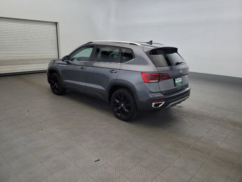 Used 2024 Volkswagen Taos SE FWD image 3