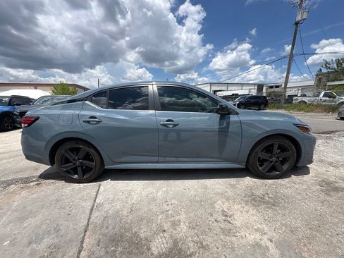 Used 2024 Nissan Sentra SR FWD image 2