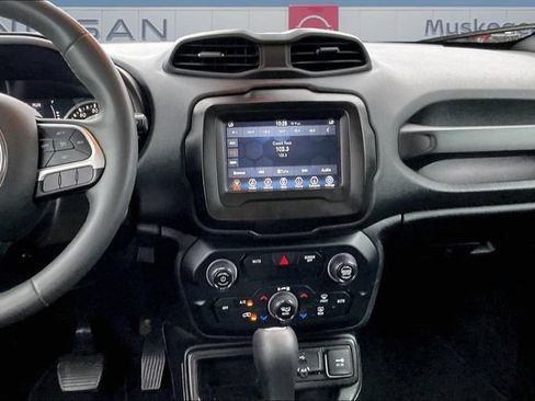 Used 2020 Jeep Renegade Latitude FWD image 9