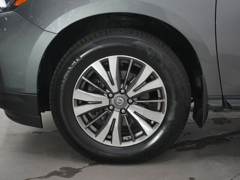 Used 2017 Nissan Pathfinder SL w/ SL Premium Package AWD/4WD image 33