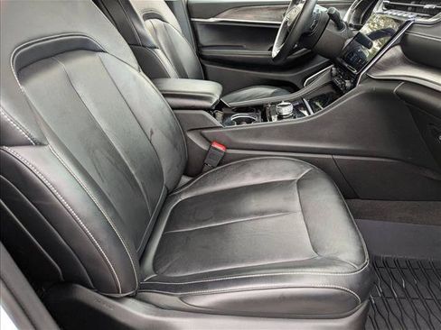Used 2021 Jeep Grand Cherokee L Limited AWD/4WD image 21