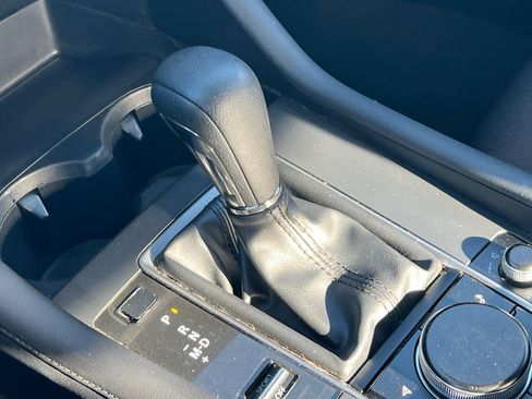 Used 2021 MAZDA MAZDA3 s image 17