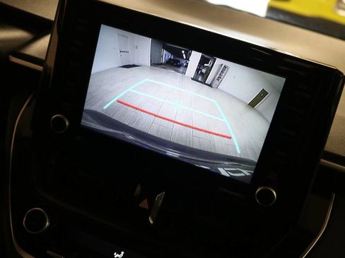 Used 2022 Toyota Corolla LE image 23