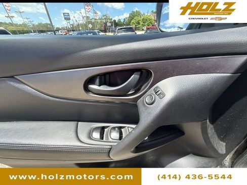 Used 2018 Nissan Rogue Sport S w/ S Appearance Package AWD/4WD image 20