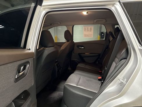 Used 2022 Nissan Rogue SV FWD image 22