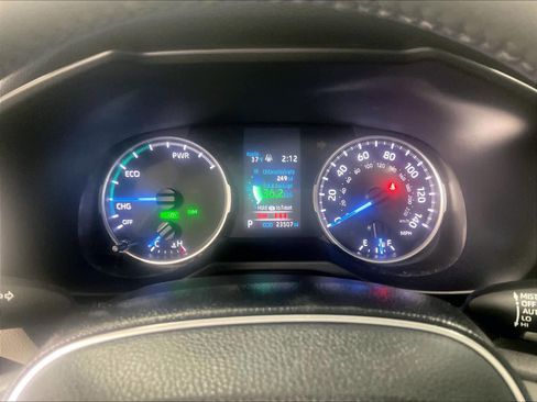 Used 2021 Toyota RAV4 XLE w/ Convenience Package image 26