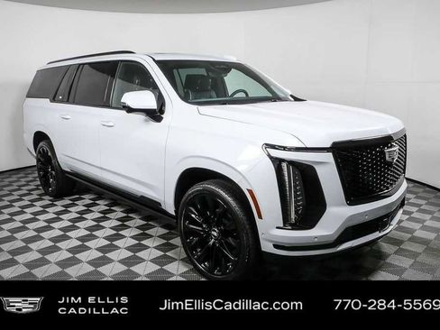 Used 2026 Cadillac Escalade ESV Platinum Sport w/ LPO, ONYX Package AWD/4WD image 28