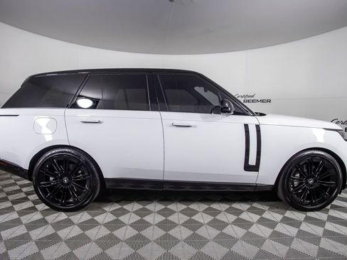 Used 2025 Land Rover Range Rover SE image 4