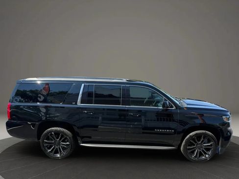 Used 2020 Chevrolet Suburban LT w/ Luxury Package AWD/4WD image 6