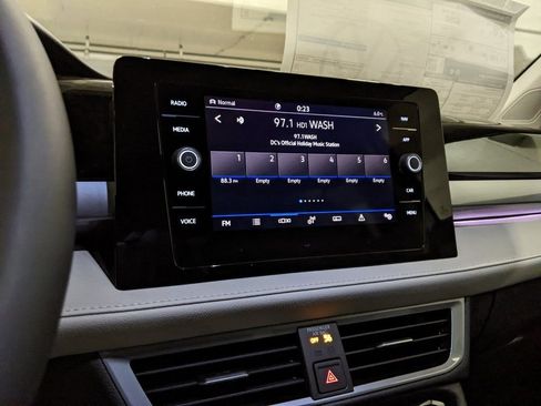 New 2026 Volkswagen Taos SEL image 16