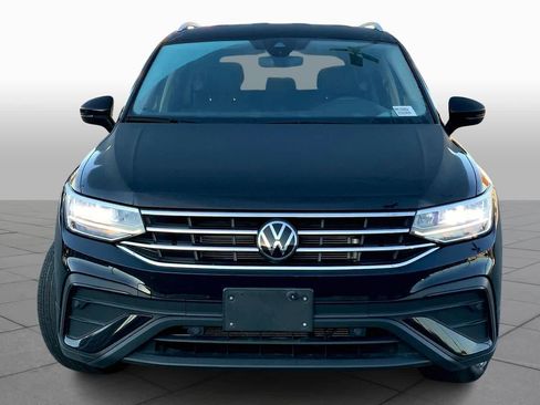 Used 2024 Volkswagen Tiguan SE image 3
