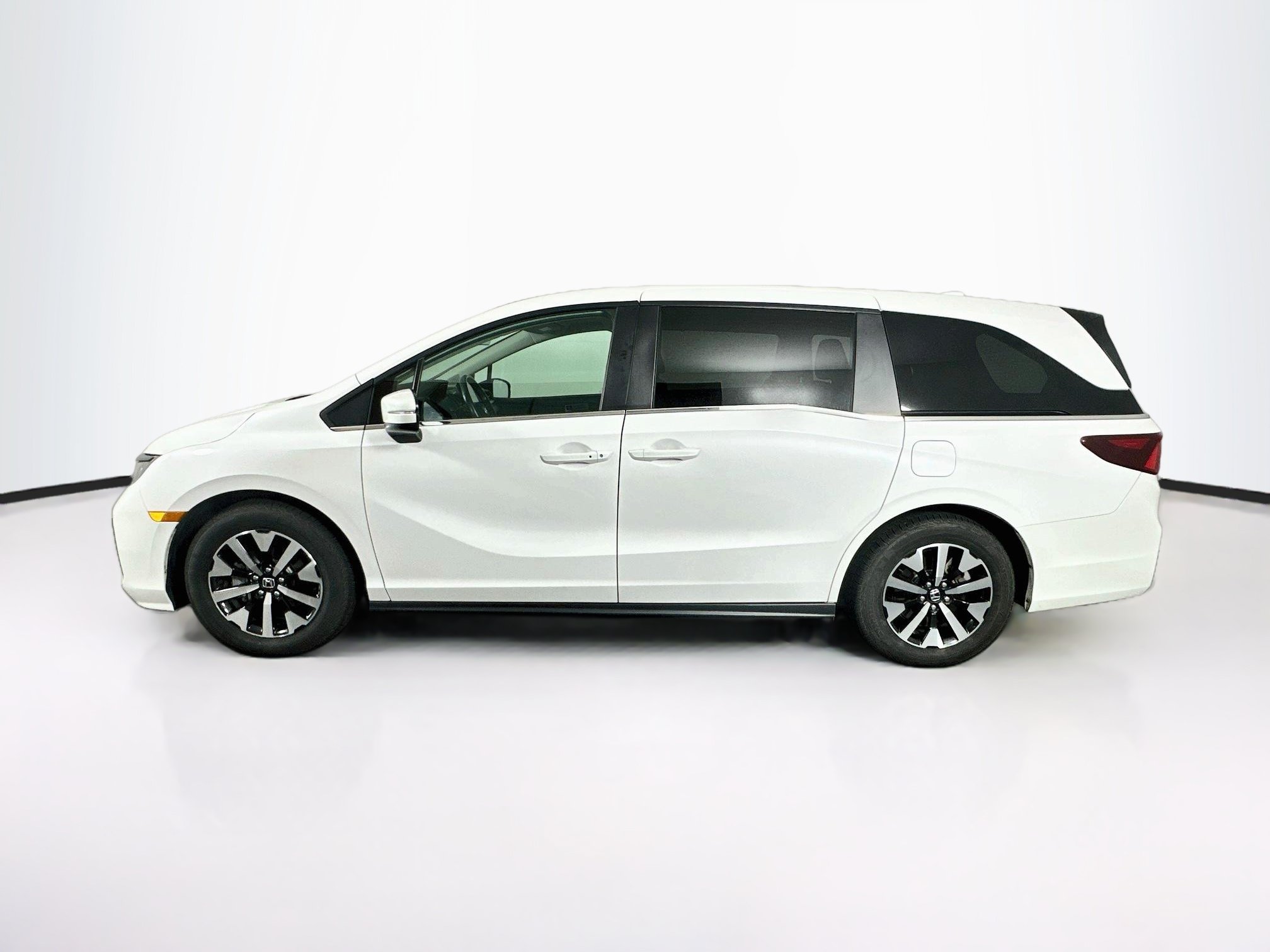 Used 2025 Honda Odyssey EX-L image 4