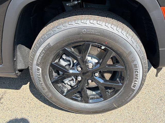 New 2026 Jeep Grand Cherokee L 4WD image 7