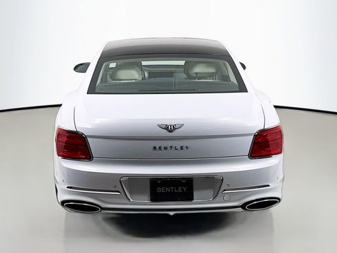 Used 2022 Bentley Flying Spur W12 image 10