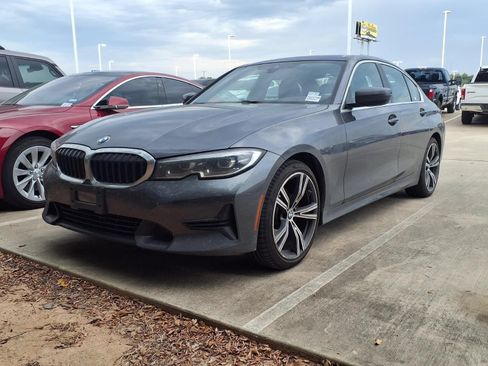 Used 2020 BMW 330i Sedan w/ Convenience Package RWD image 4