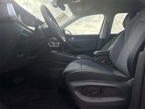 New 2026 Volkswagen Tiguan SE FWD image 11