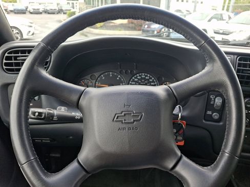 Used 2003 Chevrolet Blazer LS w/ Preferred Equipment Group AWD/4WD image 17