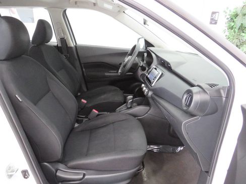 Used 2023 Nissan Kicks S image 11