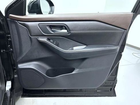 Certified 2023 Nissan Rogue SL AWD/4WD image 16