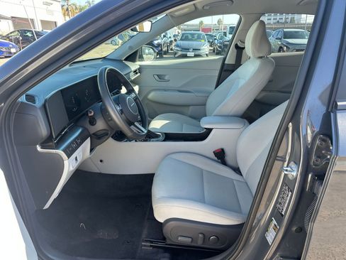 Used 2025 Hyundai Kona SEL image 27