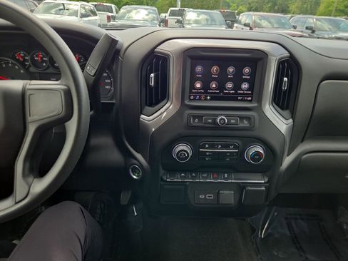 Used 2022 Chevrolet Silverado 1500 Custom AWD/4WD image 19