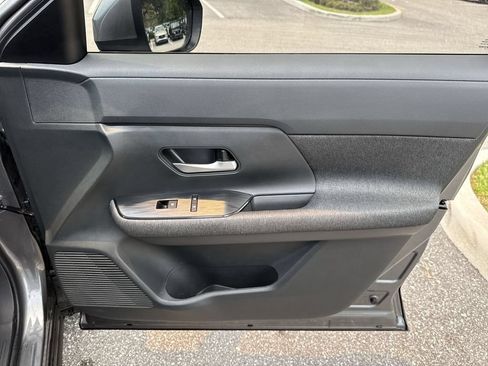 Used 2025 Nissan Kicks SV FWD image 41