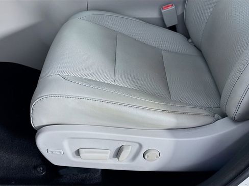 Used 2015 Toyota Highlander Limited image 23