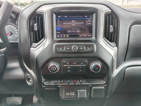 Used 2023 Chevrolet Silverado 1500 Custom AWD/4WD image 3
