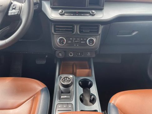 Used 2023 Ford Maverick Lariat FWD image 11