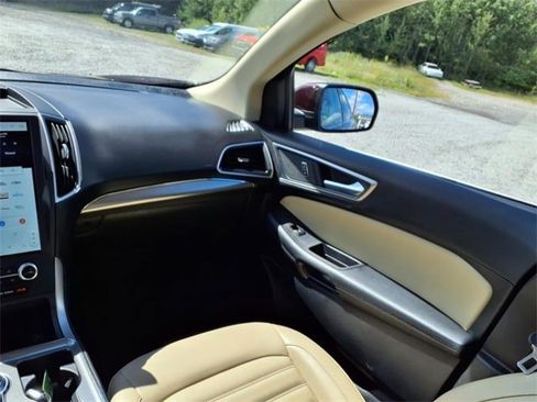 Used 2022 Ford Edge SEL w/ Convenience Package image 17