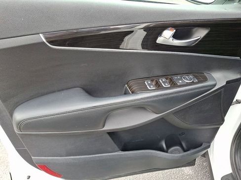 Used 2020 Kia Sorento LX w/ LX I4 Convenience Package image 10